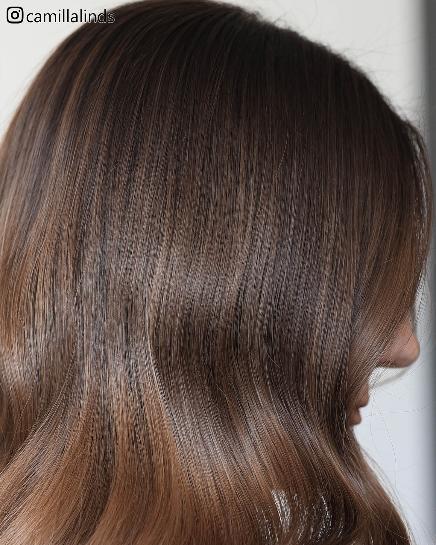 balayage blonde seamless beige naturlig fin hårfärg hair med ljusa slingor i en krämig foilayage